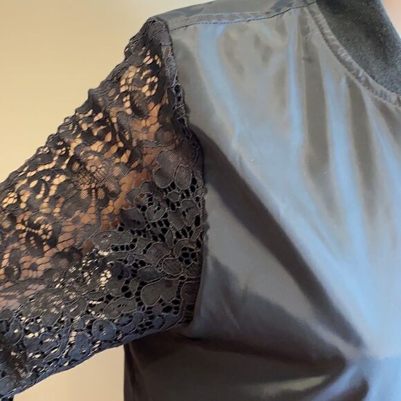 ❤️Last Chance Bebe black lace sleeve bomber jacket size M - Picture 4 of 11